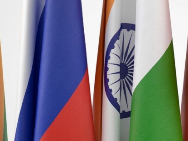 Szanse na długoterminową umowę na dostawy rosyjskiej ropy do Indii