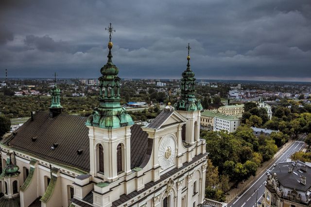 W Lublinie pod parafią naładujesz samochód