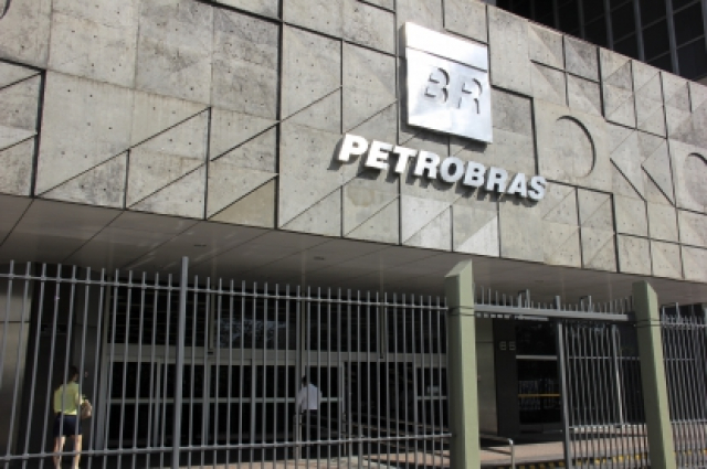 Petrobras osiąga rekordową produkcję rafineryjną w 2024 roku