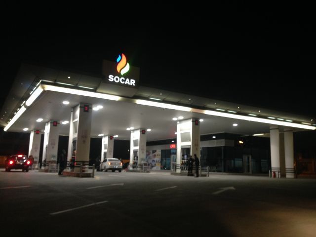 SOCAR na Ukrainie sprzedaje benzynę od Warter Fuels